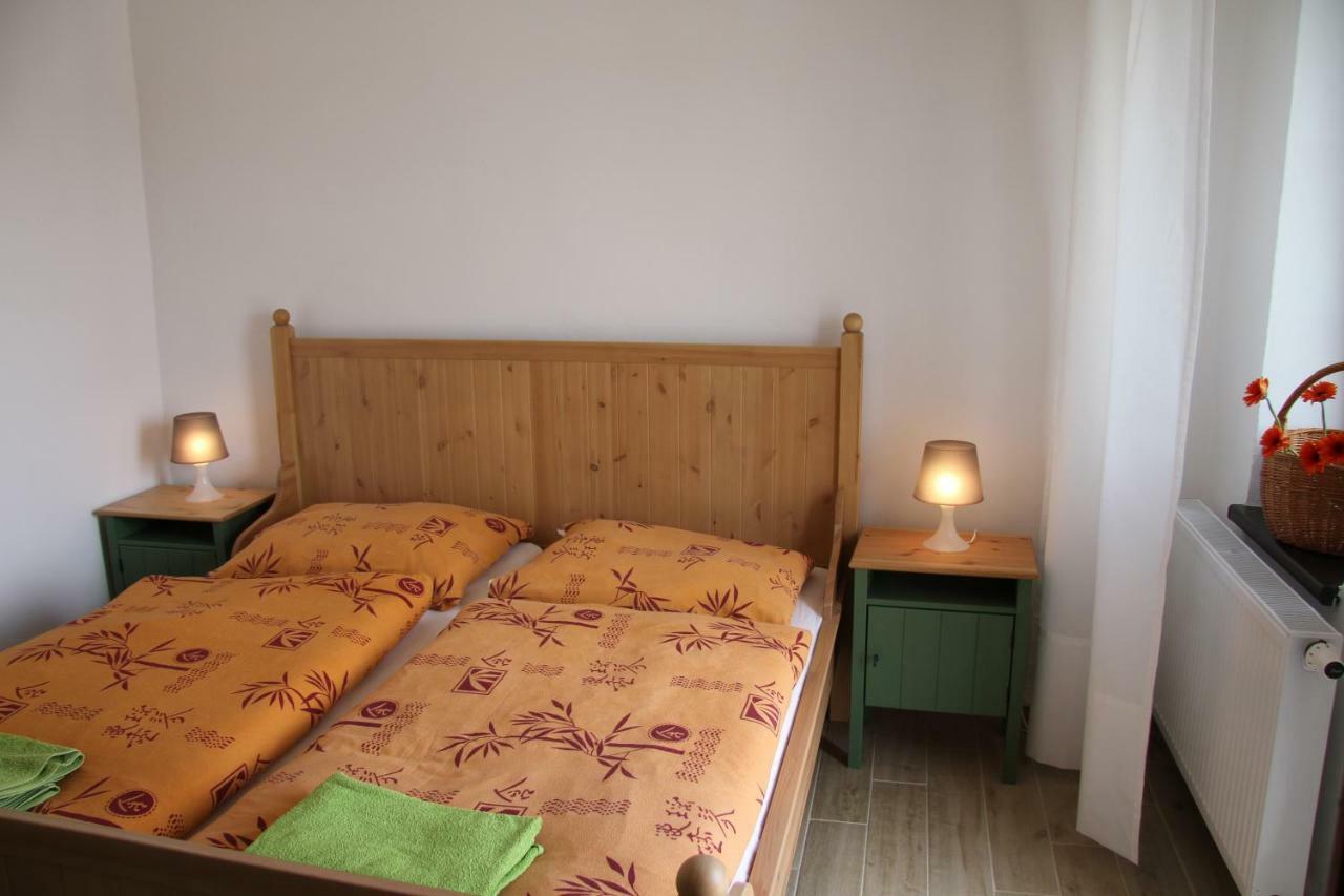 Dvur Nove Zamky Hotel Mladec Exterior photo